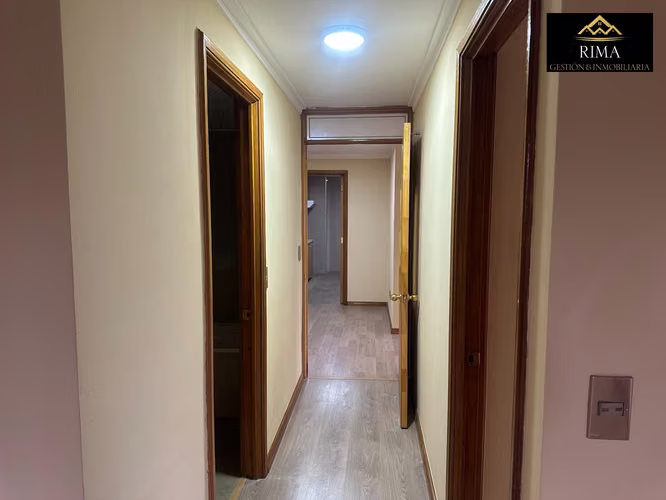 Departamento familiar en tercer piso: amplio living comedor, 4 dormitorios y 3 baños - Imagen 17