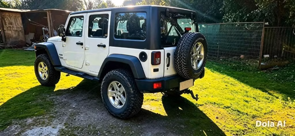 VENDO JEEP WRANGLER UNLIMITED SPORT 4x4 — Año 2013