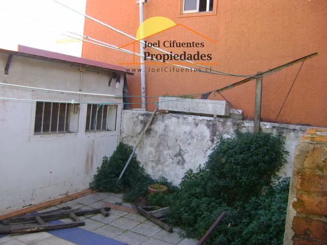 Casa sólida, 5 dormitorios, 2 baños, con vista a la bahía. Cod-2073 - Imagen 18