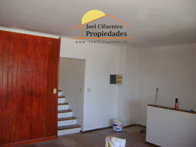 Casa sólida, 5 dormitorios, 2 baños, con vista a la bahía. Cod-2073 - Imagen 4