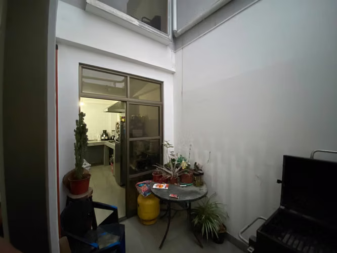 EXCELENTE PROPIEDAD CENTRAL - Imagen 9