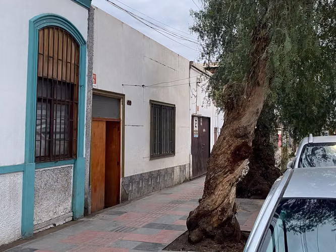 EXCELENTE PROPIEDAD CENTRAL - Imagen 2