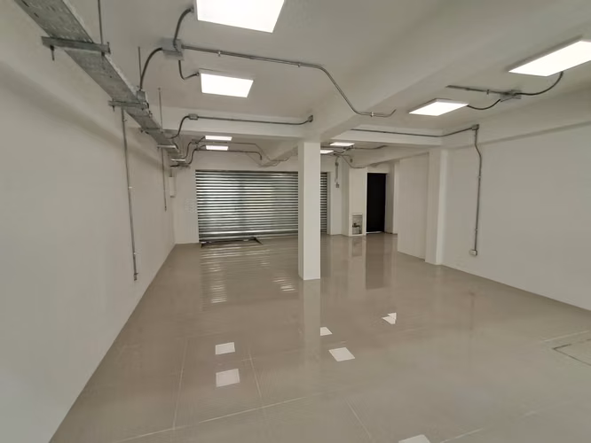 Local en Centro, Calle Maipú: Amplio, Remodelado y Listo para Operar - Imagen 2