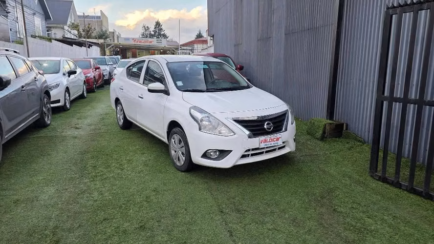 NISSAN VERSA 2019