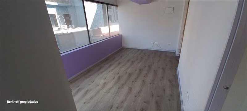 Oficina en venta en Las Condes, 1 Privado, 1 baño - Imagen 1