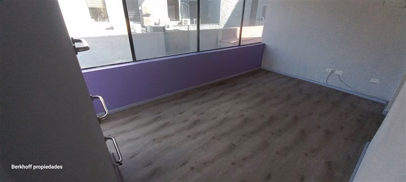 Oficina en venta en Las Condes, 1 Privado, 1 baño - Imagen 3