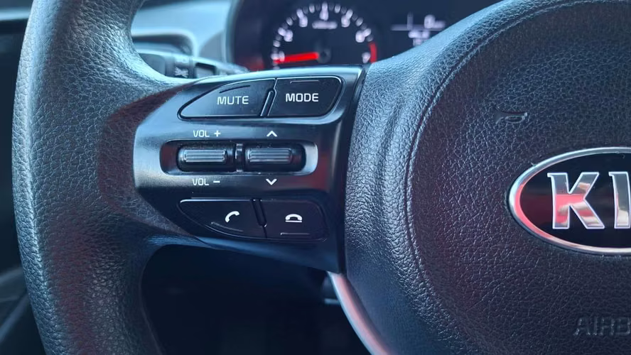 Kia Rio EX 1.4 (2019) - Imagen 9