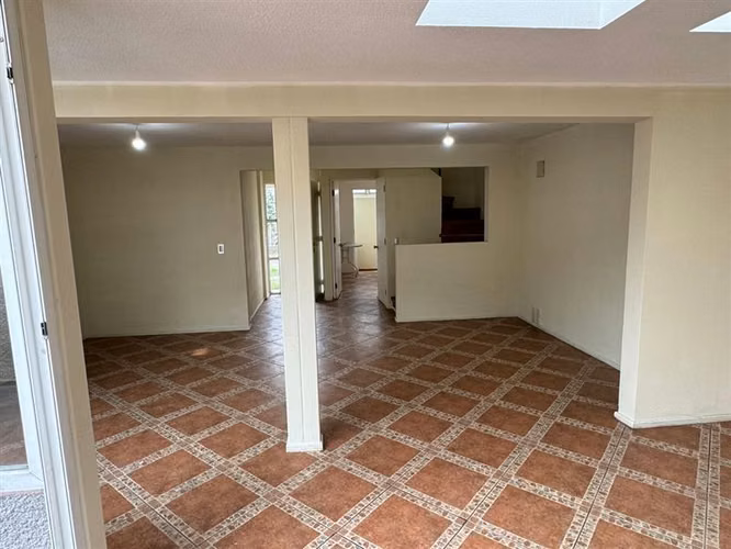 HERMOSA PROPIEDAD DENTRO DE CONDOMINIO EN ENEA - Imagen 7