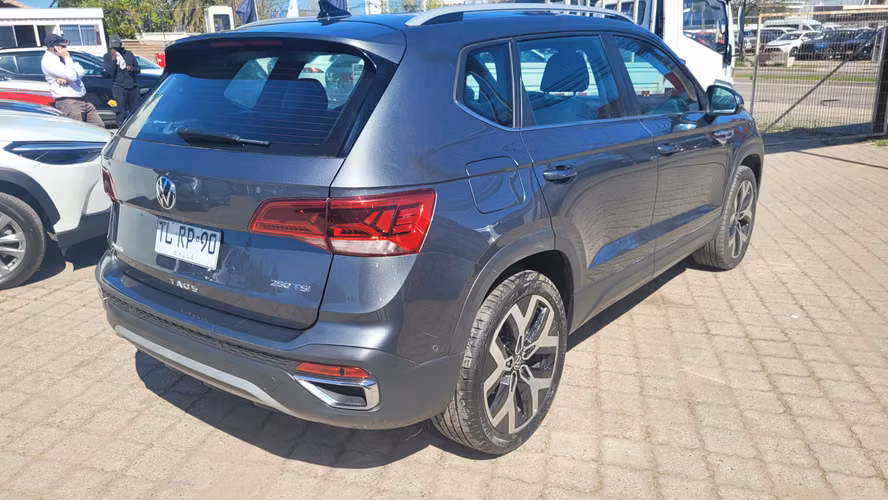 VolkswagenTAOS TSI 4X2 1.4 FULL AUT. 1.4 • 4x2 • Automática • 2024 - Imagen 8