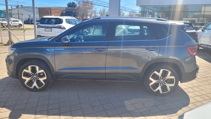 VolkswagenTAOS TSI 4X2 1.4 FULL AUT. 1.4 • 4x2 • Automática • 2024 - Imagen 7