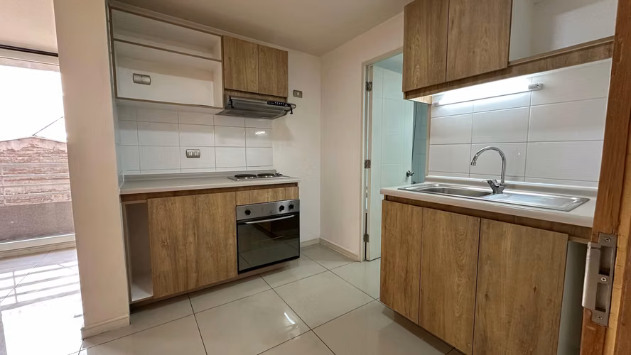 OPORTUNIDAD DE HOME STUDIO Y BODEGA | EN SANTA ANA - Imagen 3