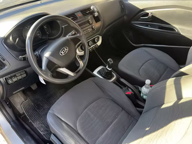 KIA RIO 3 - Imagen 8