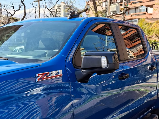 CHEVROLET SILVERADO 2025 - Imagen 9