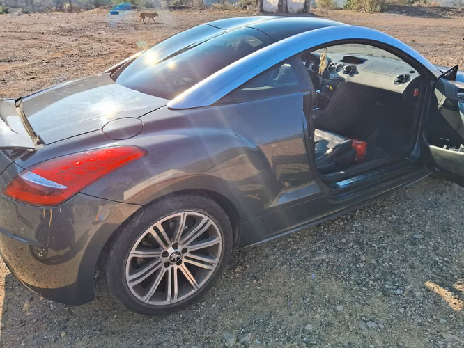 Peugeot RCZ 2012