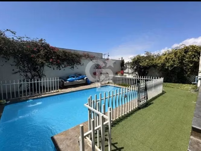 Hermosa Casa Jardines el Sur