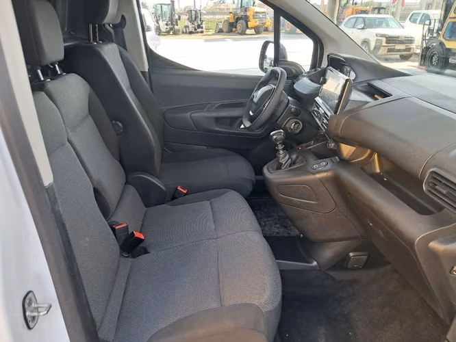 PEUGEOT PARTNER 2025 - Imagen 16