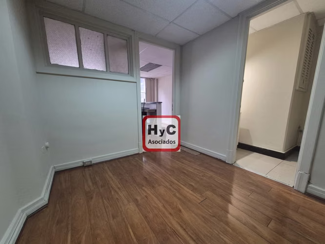 Oficina en Venta en Pleno Santiago Centro – Excelente Ubicación