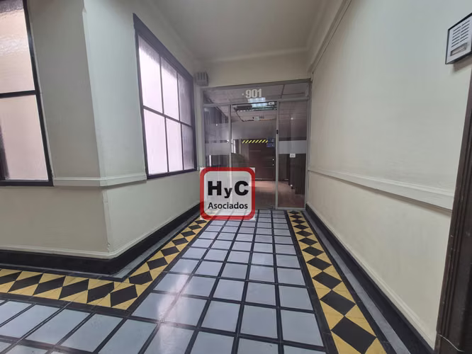 Oficina en Arriendo en Santiago Centro – Excelente Ubicación