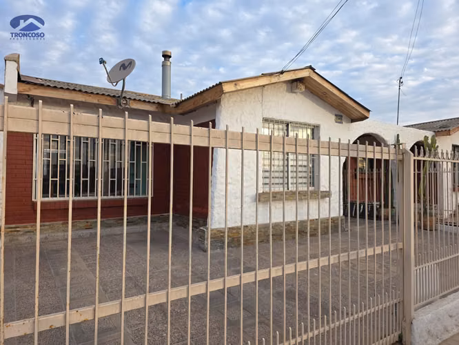 Hermosa Casa Remodelada - Imagen 3