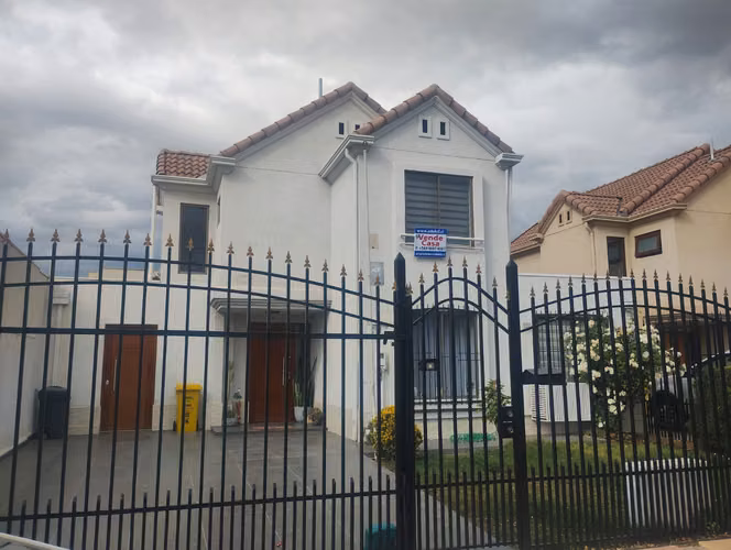 Se Vende Hermosa Casa, Finas Terminaciones 3d 3b en la Cuidad de los Valles