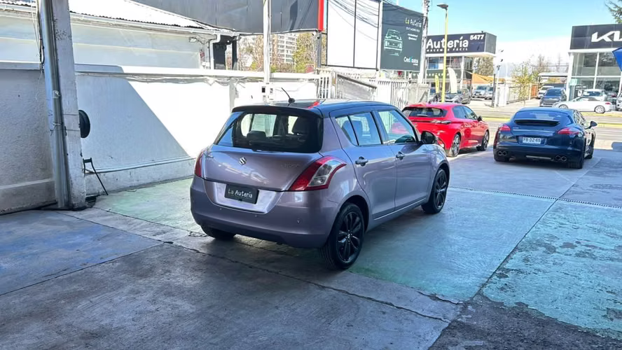 SUZUKI SWIFT GLX 1.2 MT (2017) - Imagen 3