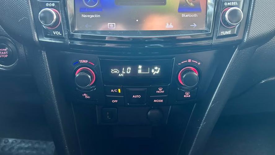SUZUKI SWIFT GLX 1.2 MT (2017) - Imagen 16