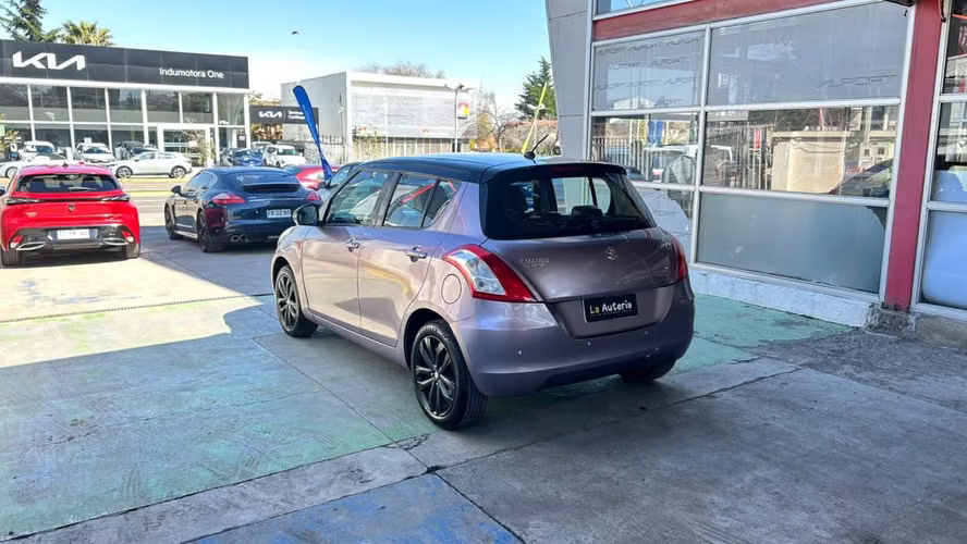 SUZUKI SWIFT GLX 1.2 MT (2017) - Imagen 4