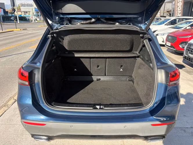 MERCEDES-BENZ 200 2024 - Imagen 8