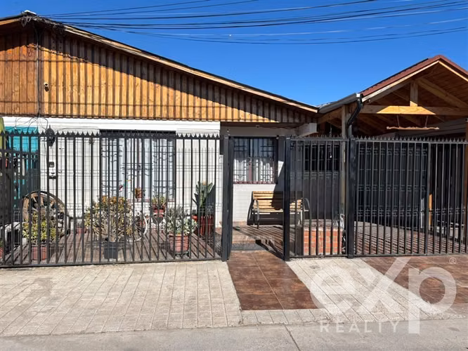 Casa en venta de 4 dorm. Villa los Heroes, Maipú