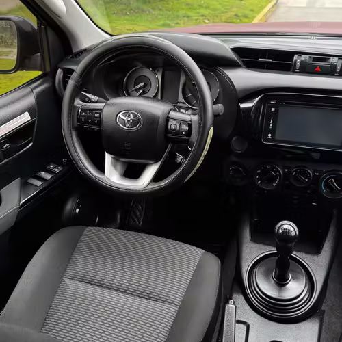 TOYOTA HILUX 4X4 DX 2023 - Imagen 10
