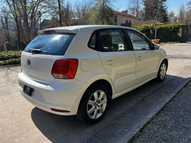 VOLKSWAGEN POLO HB 1.6L AT HIGHLINE 4X2 5P AÑO 2017