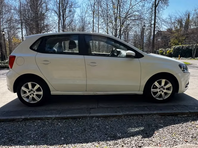 VOLKSWAGEN POLO HB 1.6L AT HIGHLINE 4X2 5P AÑO 2017