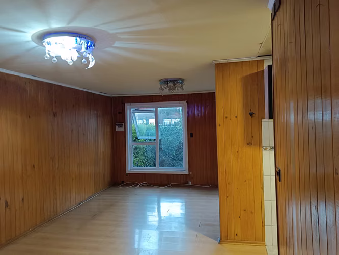 TIENE UNA BODEGA Y UN TALLER PARA TRABAJAR EN COSAS MANUALES - Imagen 6