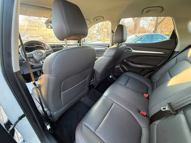 MG ZX DLX 4X2 CVT AT 5P. (2023)