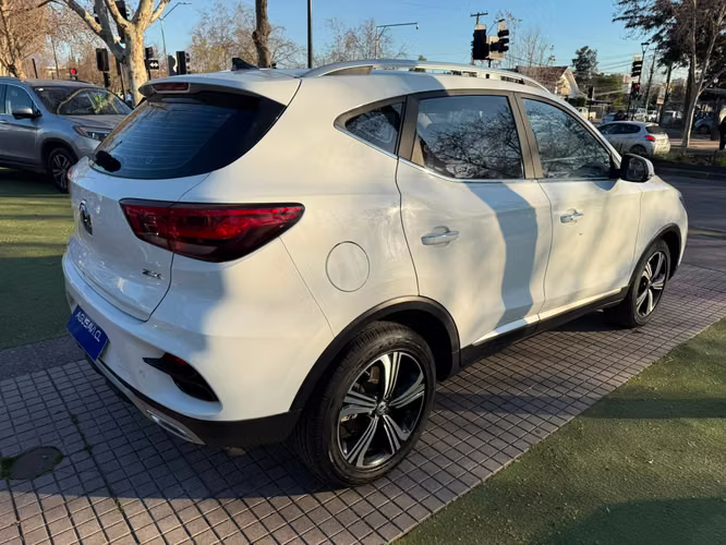 MG ZX DLX 4X2 CVT AT 5P. (2023)
