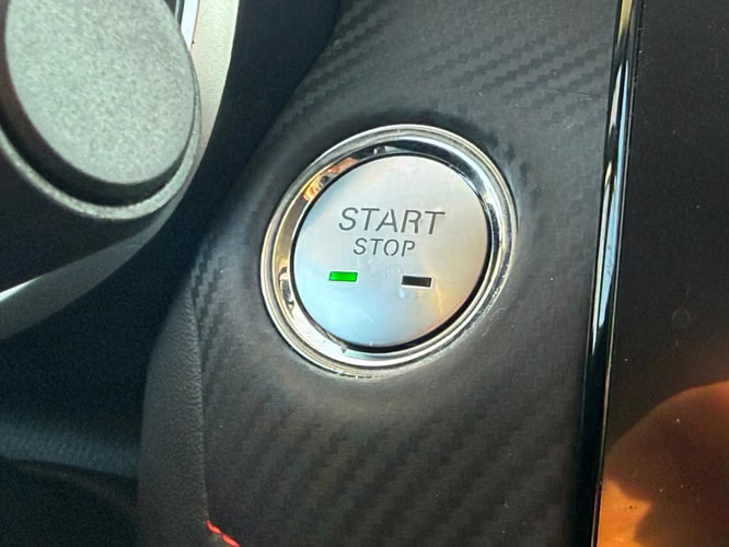 MG ZX DLX 4X2 CVT AT 5P. (2023)