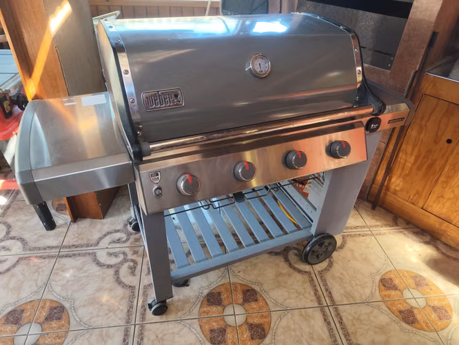 Parrilla a Gas 4 Quemadores marca Weber Genesis-ii E-410