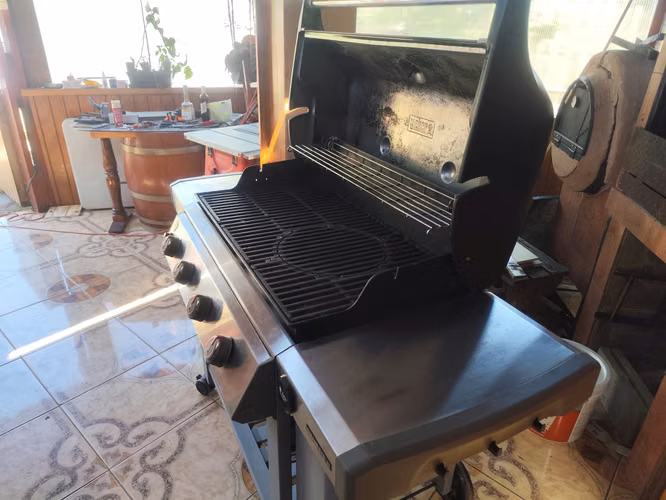 Parrilla a Gas 4 Quemadores marca Weber Genesis-ii E-410