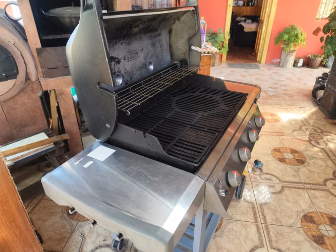 Parrilla a Gas 4 Quemadores marca Weber Genesis-ii E-410