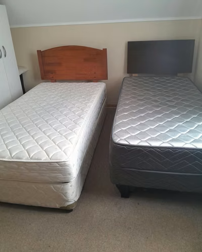 Cama 1.5 - 1 plaza + Cómoda 3 cajones
