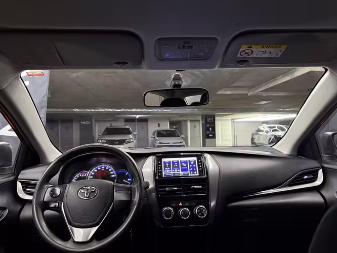 Toyota Yaris Sedán 1.5 Automático 2022