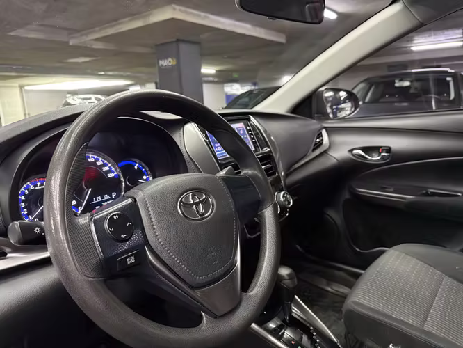 Toyota Yaris Sedán 1.5 Automático 2022