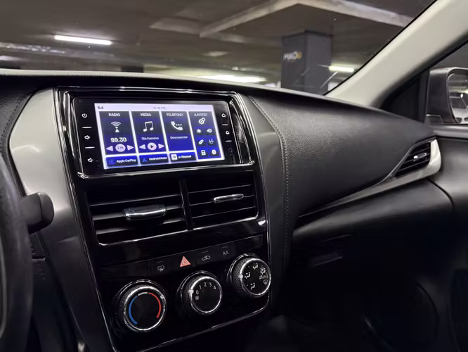 Toyota Yaris Sedán 1.5 Automático 2022
