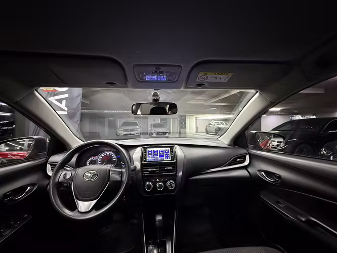 Toyota Yaris Sedán 1.5 Automático 2022