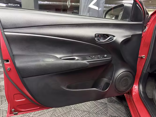 Toyota Yaris Sedán 1.5 Automático 2022