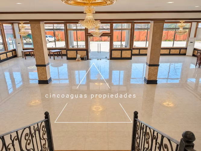 Gran complejo gastronómico más locales comerciales