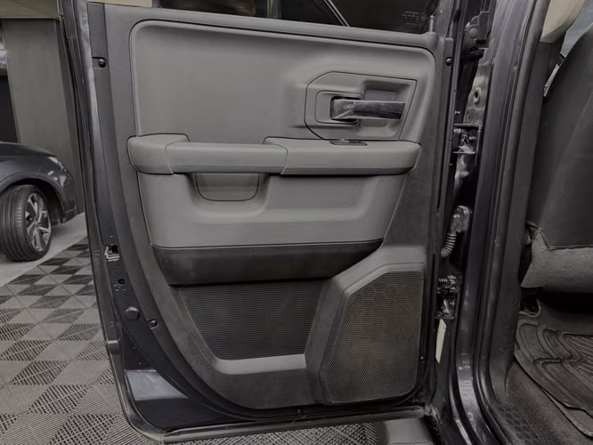 Dodge Ram 1500 SLT 4x4 3.6 2018 - Imagen 14