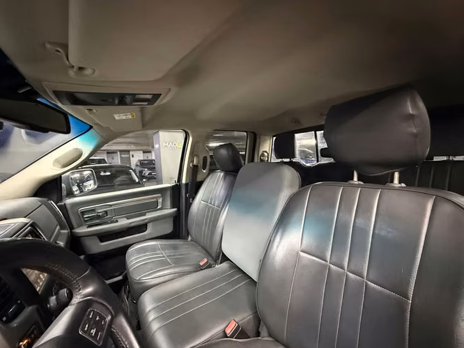 Dodge Ram 1500 SLT 4x4 3.6 2018 - Imagen 9