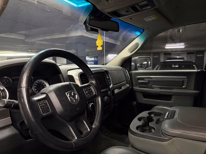 Dodge Ram 1500 SLT 4x4 3.6 2018 - Imagen 13