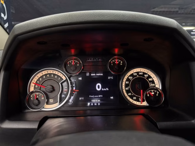 Dodge Ram 1500 SLT 4x4 3.6 2018 - Imagen 19